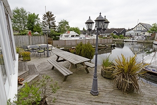 waterside retreat wroxham broads norfolk