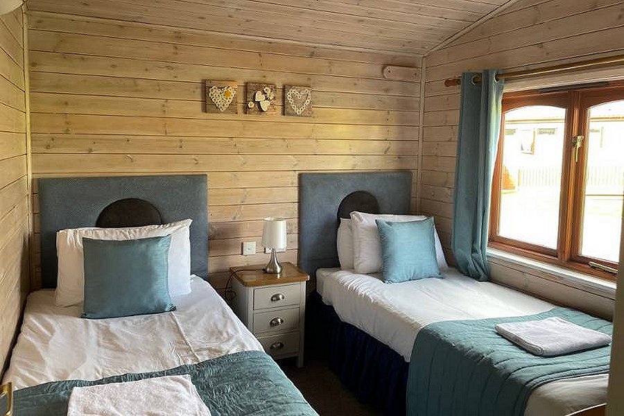 2 Bed Lodge - Twin Bedroom