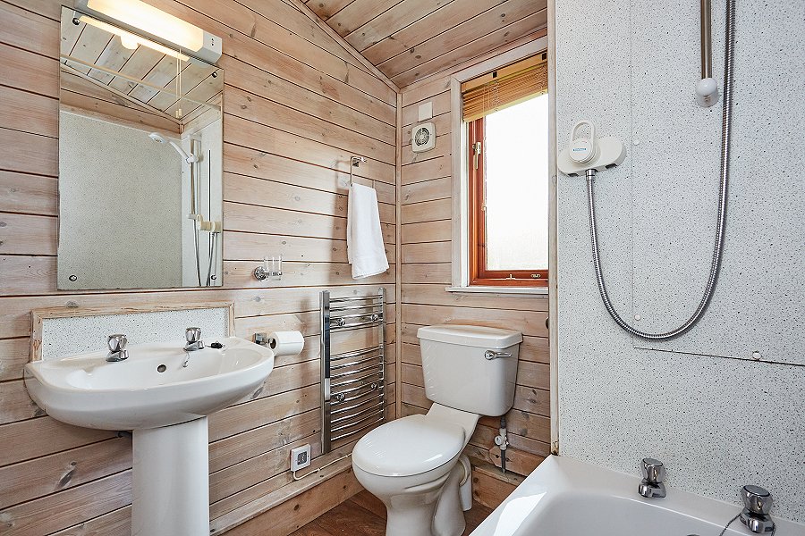 3 bed Lodge - Family Bathroom