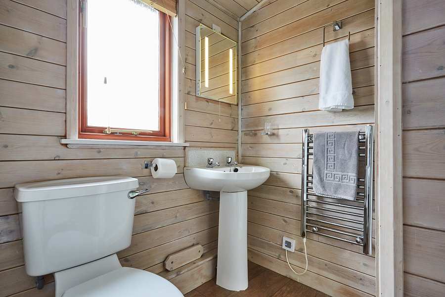 3 bed Lodge - Ensuite Bathroom