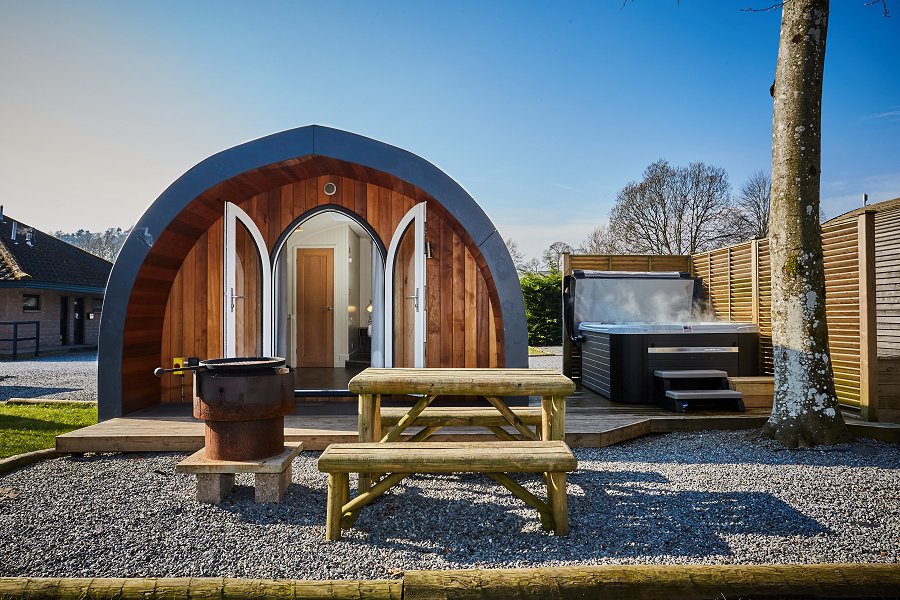 Braidhaugh Riverside Hideouts, Electric Hot Tub