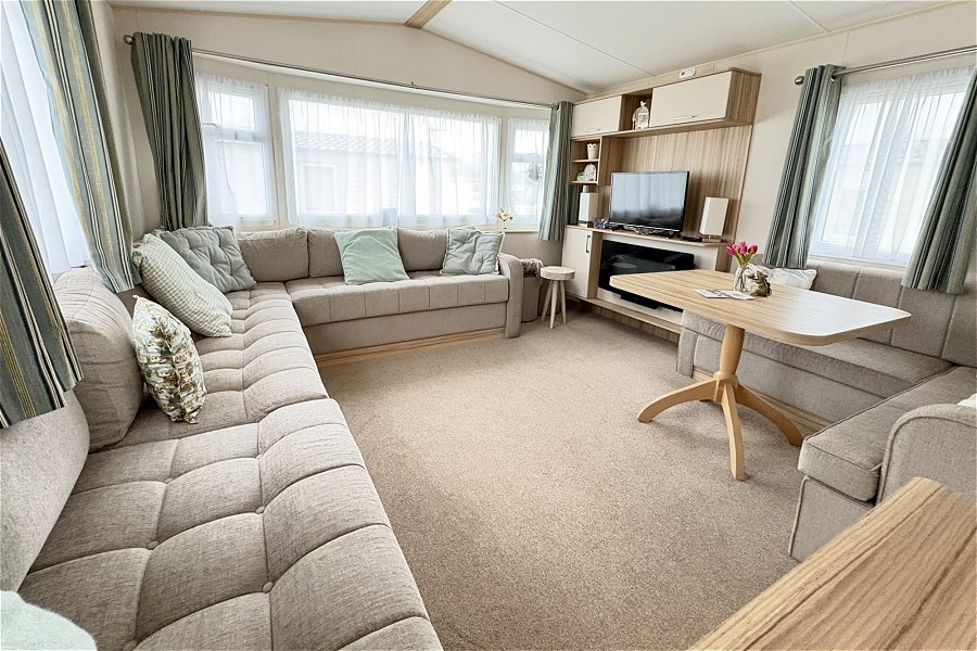 Butterfly Lodge - holiday home in Cirencester