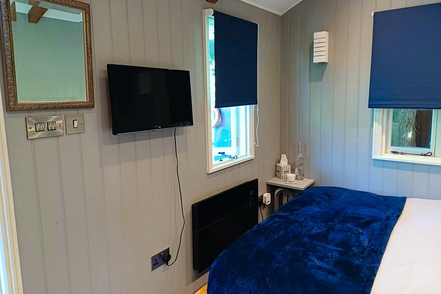 Carp Cabin Double Bedroom