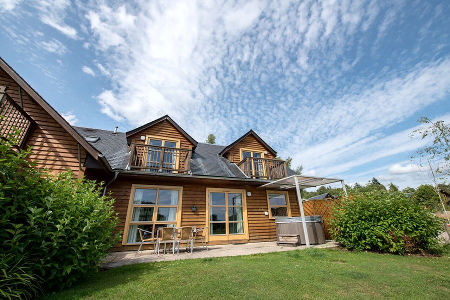 Lodges With Hot Tubs Hot Tub Log Cabins Waterside Breaks