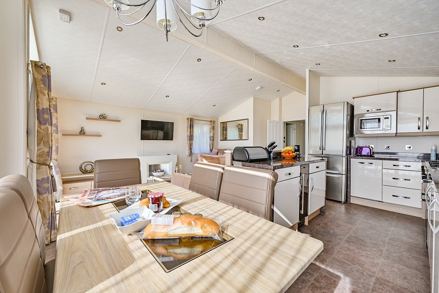 Magnolia Lodge Dining Area