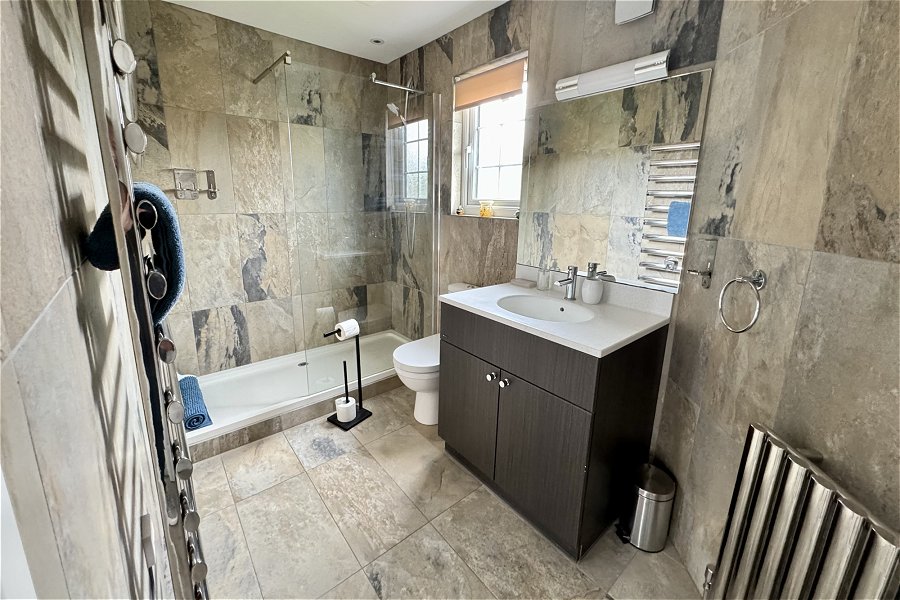 Somerford Lake House Ensuite Bathroom