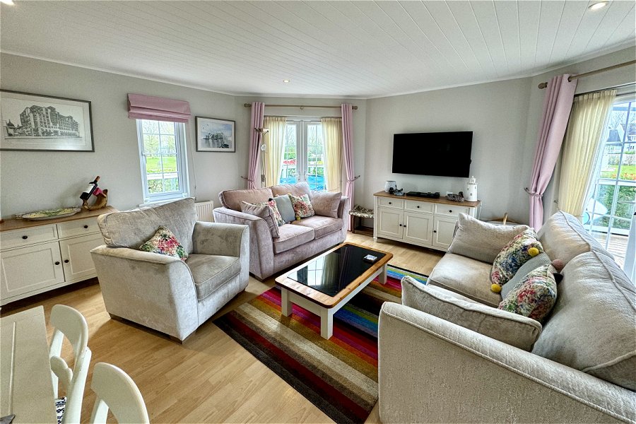 Somerford Lake House Lounge Area