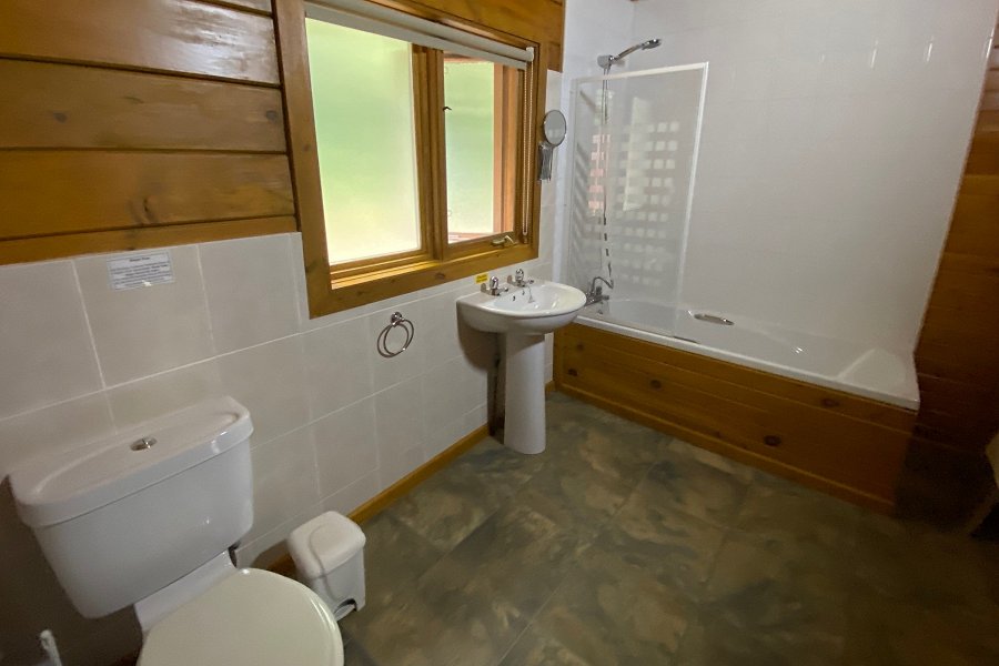 Heron Lodge Bathroom