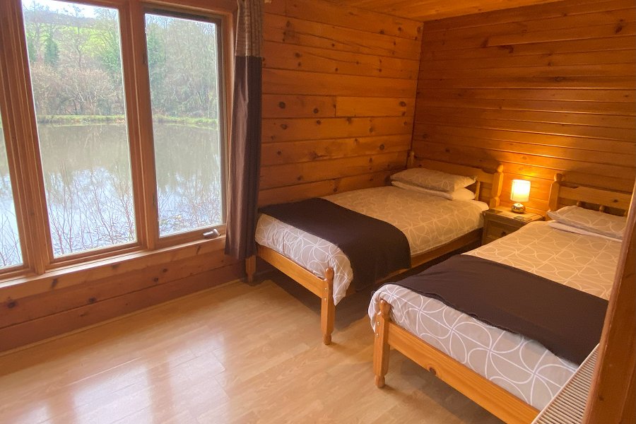 Kingfisher Lodge Twin Bedroom