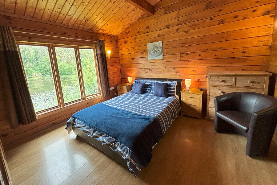 Kingfisher Lodge Double Bedroom