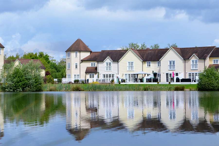 Cotswold Water Park Cottages & Cotswolds Holiday Cottages