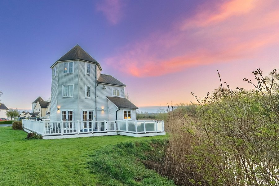 Windrush Turret Lodge