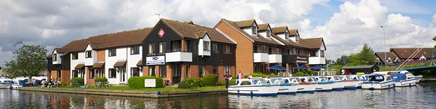 Cordon Rouge Cottages, Wroxham - With motor day launch option